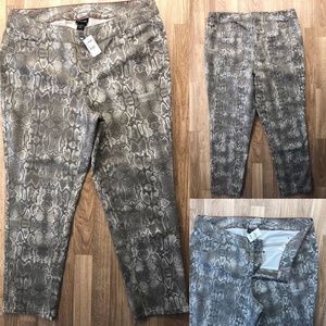 Lane Bryant slight taper Jeans Size 20 40x30 snake